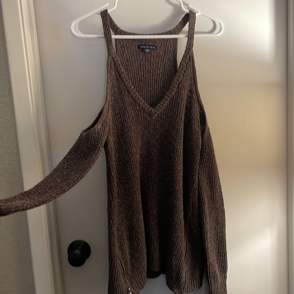 AMERICAN EAGLE open shoulder top